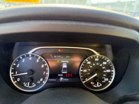 Used 2024 Nissan Titan SV w/ SV Convenience Package image 14