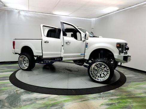 Used 2017 Ford F250 Platinum w/ Platinum Ultimate Package AWD/4WD image 10