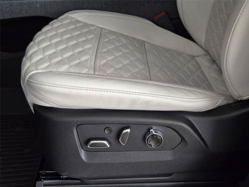 New 2026 Cadillac Escalade ESV Platinum Sport w/ LPO, Floor Liner Package AWD/4WD image 28