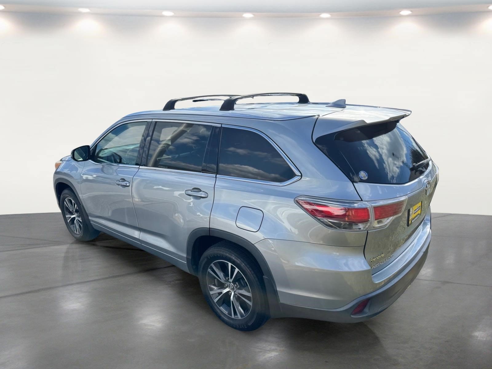 Used 2016 Toyota Highlander XLE AWD/4WD image 19
