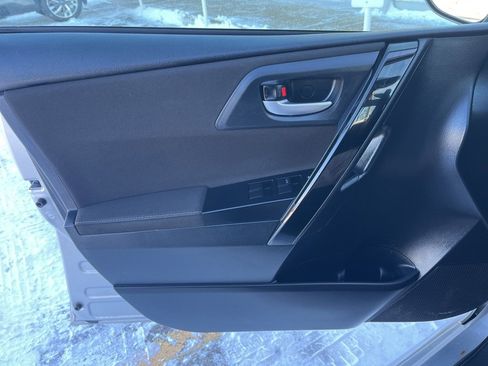 Used 2018 Toyota Corolla iM image 21