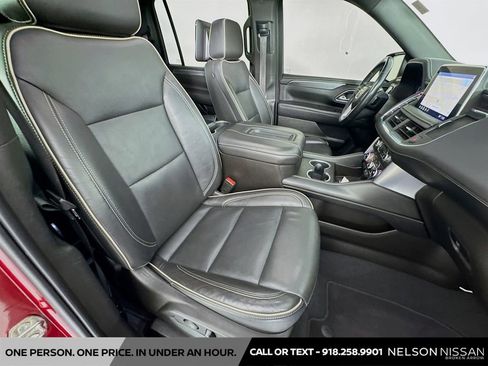 Used 2021 GMC Yukon XL SLT w/ SLT Luxury Plus Package AWD/4WD image 32