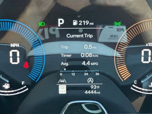 Used 2025 Hyundai Santa Fe SEL image 24