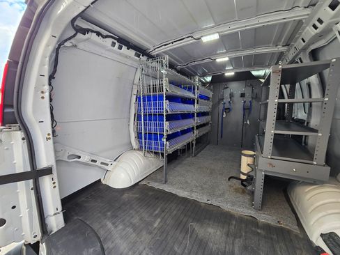 Used 2020 Chevrolet Express 2500 image 15