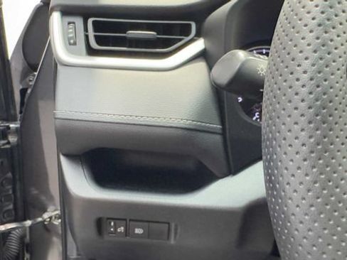 Used 2021 Toyota RAV4 XLE FWD image 32