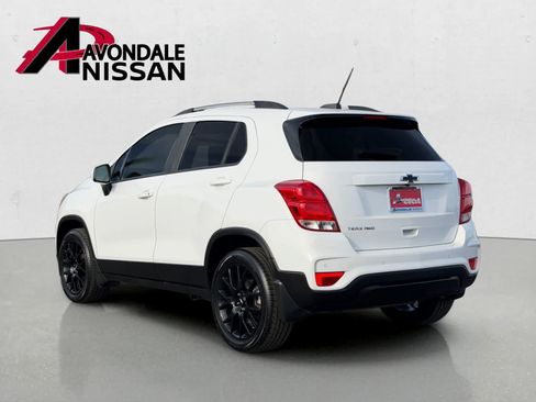 Used 2021 Chevrolet Trax LT w/ Driver Confidence Package AWD/4WD image 3