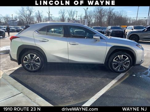 Used 2020 Lexus UX 250h w/ Premium Package image 8
