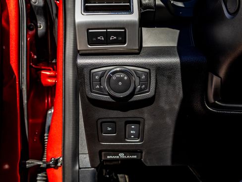 Used 2021 Ford F250 Platinum w/ FX4 Off-Road Package image 22