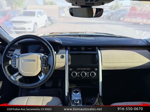 Used 2018 Land Rover Discovery HSE AWD/4WD image 15