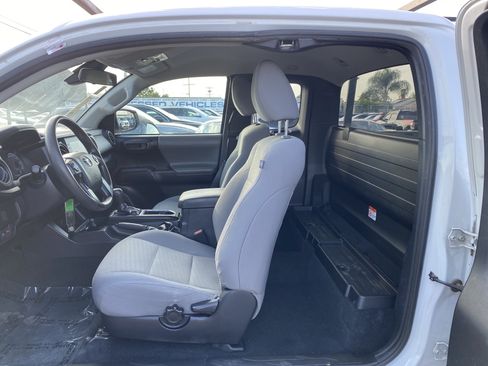 Used 2020 Toyota Tacoma SR RWD image 15