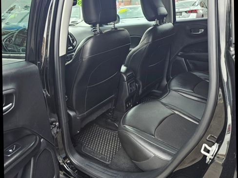 Used 2019 Jeep Compass Latitude image 8