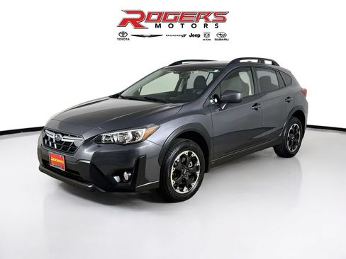 Used 2021 Subaru Crosstrek 2.0i Premium w/ Moonroof Package AWD/4WD image 3