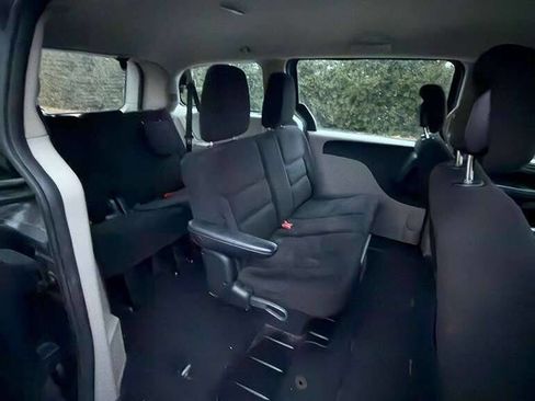 Used 2015 Dodge Grand Caravan American Value Package image 24