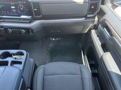 Used 2022 Chevrolet Silverado 1500 LT AWD/4WD image 15
