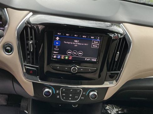 Used 2023 Chevrolet Traverse LS AWD/4WD image 13