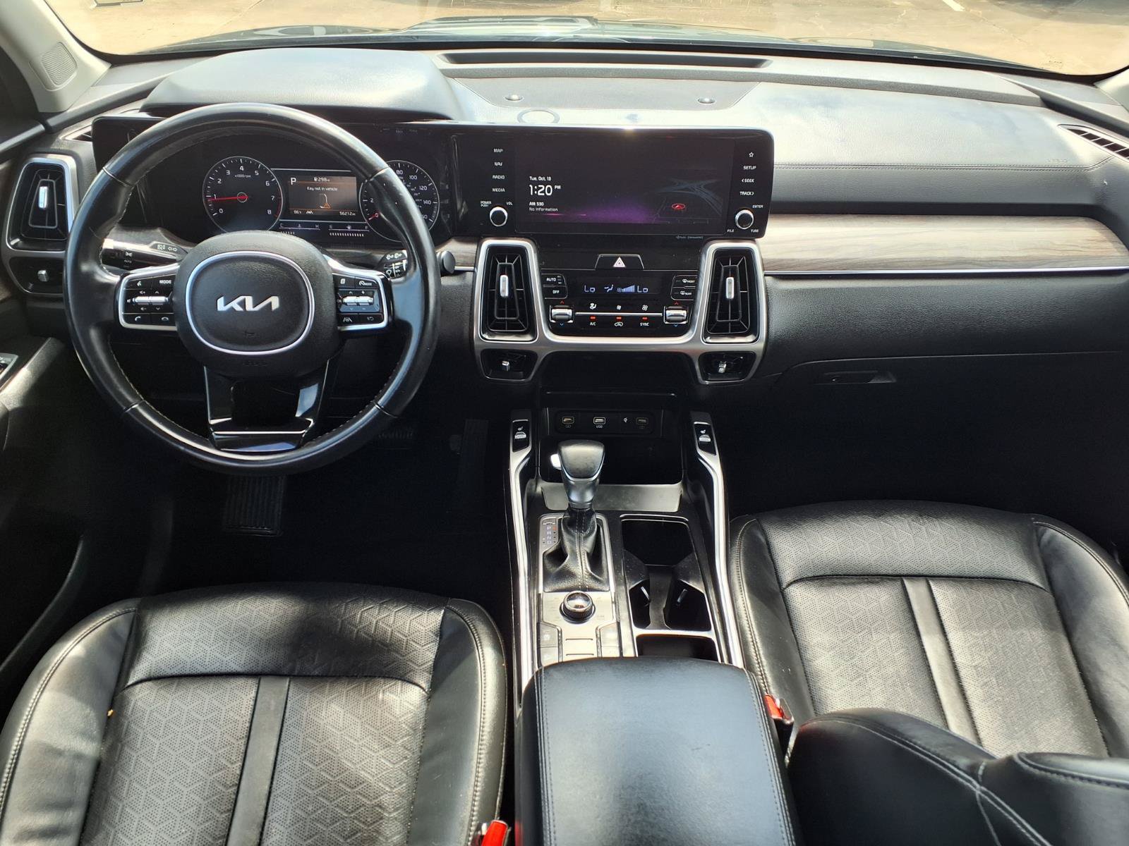 Used 2023 Kia Sorento S w/ Panoramic Sunroof Package AWD/4WD image 5