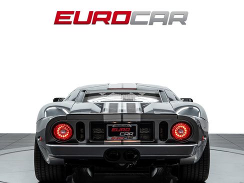 Used 2006 Ford GT RWD image 4