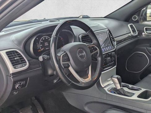 Used 2019 Jeep Grand Cherokee Overland w/ Interior Metal Package RWD image 10