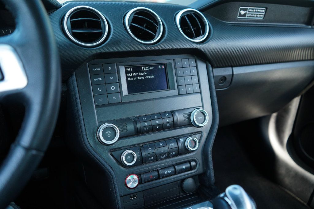 Used 2020 Ford Mustang Coupe RWD image 8