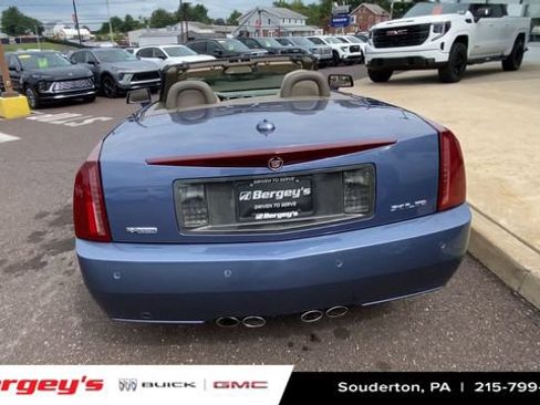 Used 2005 Cadillac XLR RWD image 9