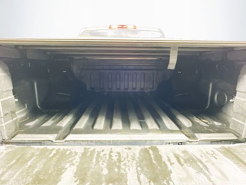 Used 2022 Nissan Frontier SV w/ Technology Package image 27