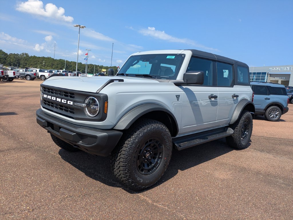New 2026 Ford Bronco 4-Door w/ Sasquatch Package AWD/4WD image 1