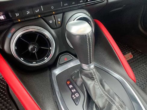 Certified 2022 Chevrolet Camaro LT RWD image 15