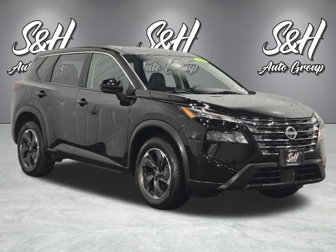 Used 2024 Nissan Rogue SV AWD/4WD image 2