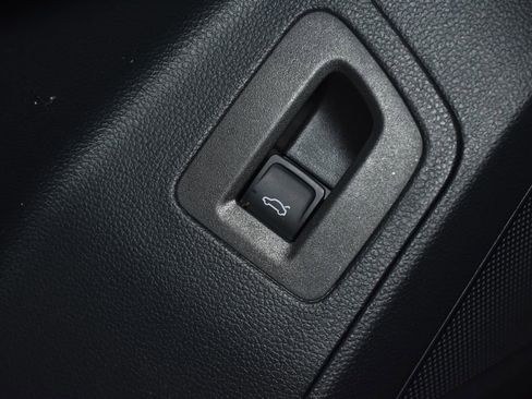 Used 2022 Volkswagen Atlas Cross Sport SEL image 6