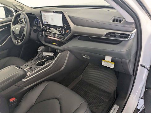New 2026 Toyota Highlander Limited AWD/4WD image 23
