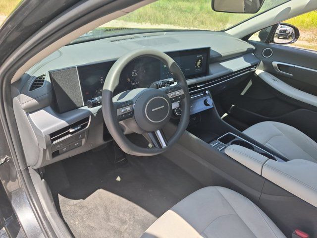 Used 2025 Hyundai Sonata SEL FWD image 15