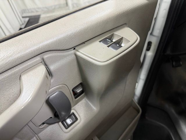 Used 2019 Chevrolet Express 2500 w/ Driver Convenience Package RWD image 15