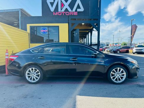 Used 2013 Toyota Avalon XLE Touring FWD image 4