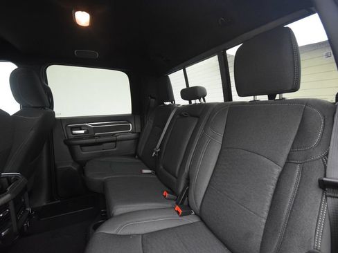 New 2026 RAM 2500 Big Horn AWD/4WD image 36