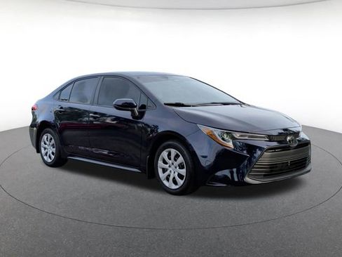 Used 2025 Toyota Corolla LE FWD image 8