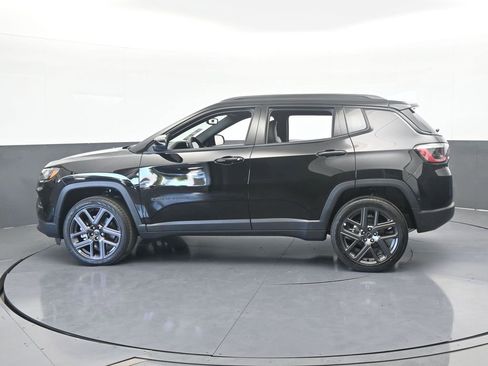 New 2026 Jeep Compass Latitude image 3