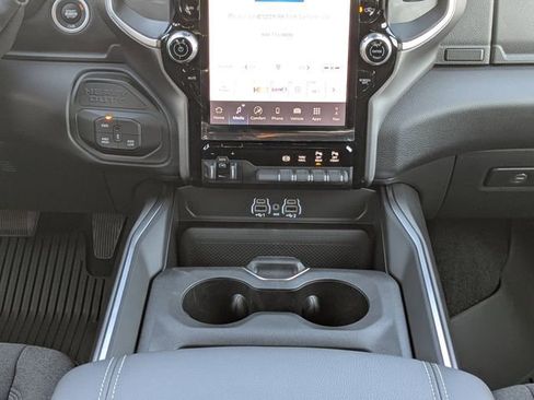 New 2026 RAM 2500 Big Horn AWD/4WD image 19