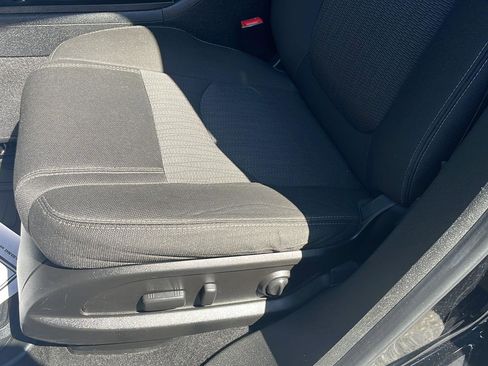 Used 2017 Chevrolet Traverse LT w/ Style and Technology Package FWD image 17