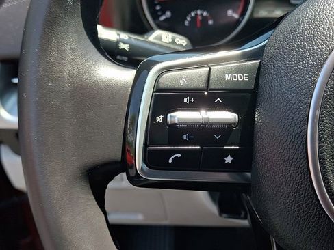 Used 2023 Kia Carnival LX FWD image 22