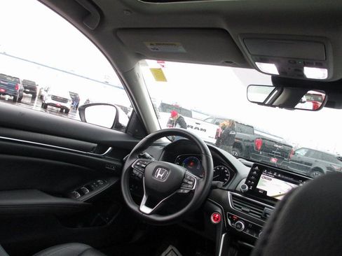 Used 2019 Honda Accord Touring image 21