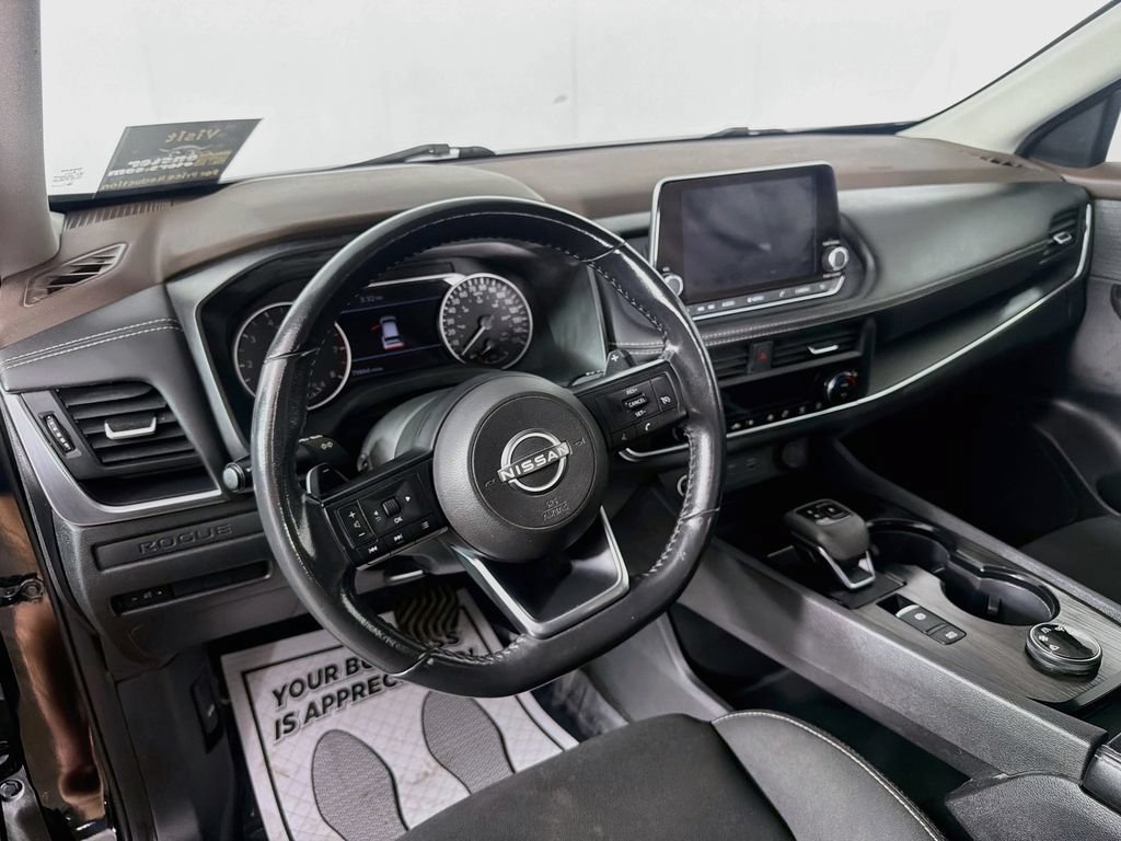 Used 2023 Nissan Rogue S AWD/4WD image 9