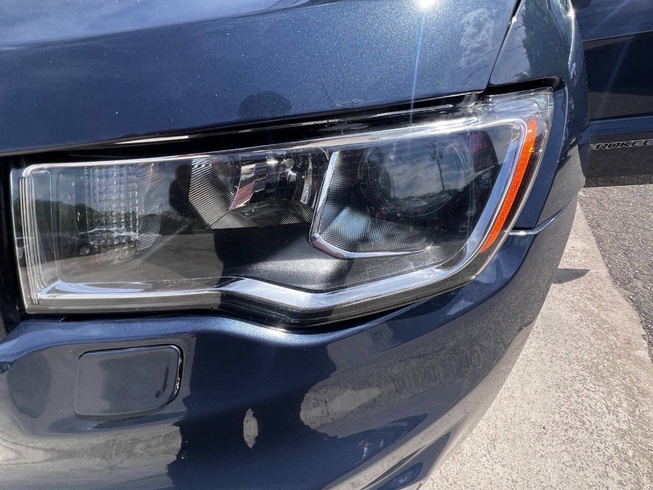 Used 2019 Jeep Grand Cherokee Limited AWD/4WD image 19