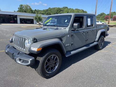 Used 2020 Jeep Gladiator Overland AWD/4WD image 1