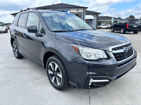 Used 2018 Subaru Forester 2.5i Limited image 2
