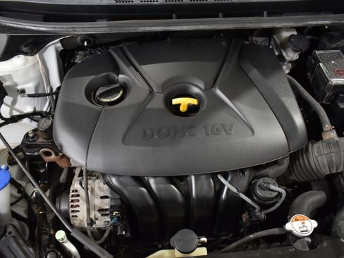 Used 2013 Hyundai Elantra GLS image 30