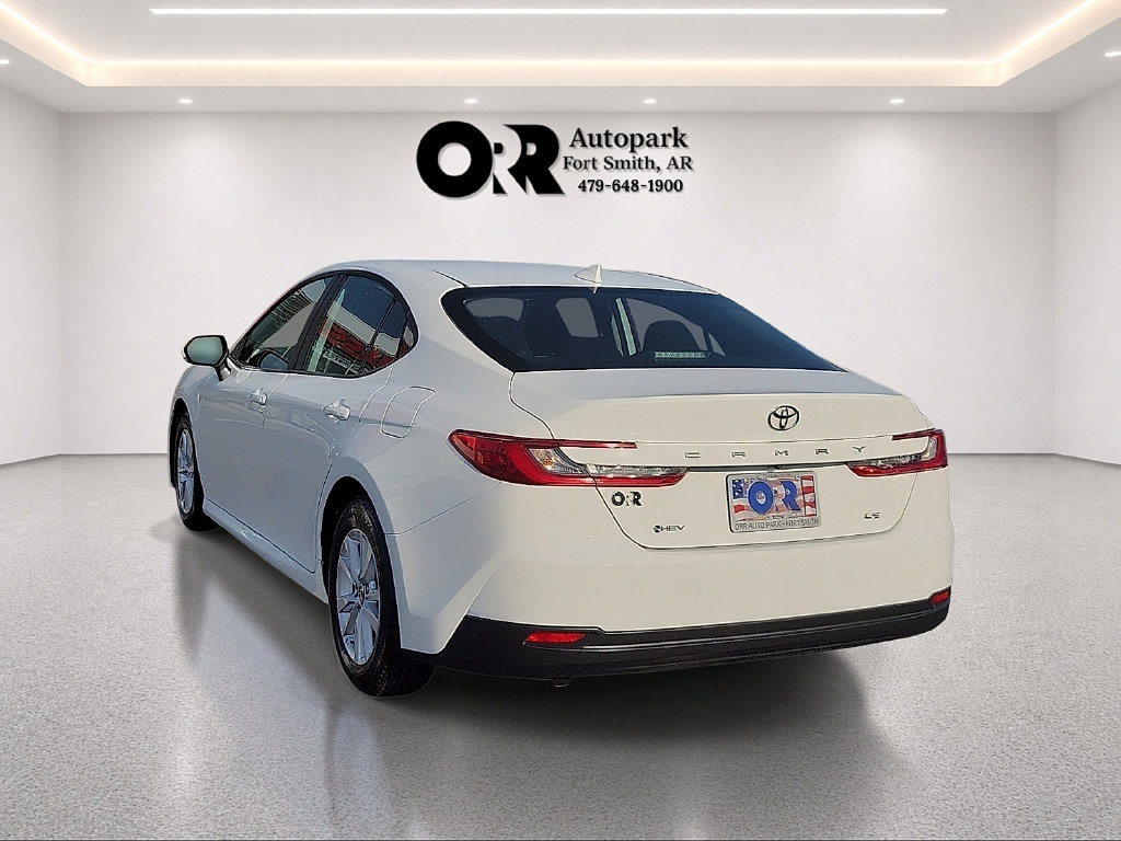 Used 2025 Toyota Camry LE FWD image 4