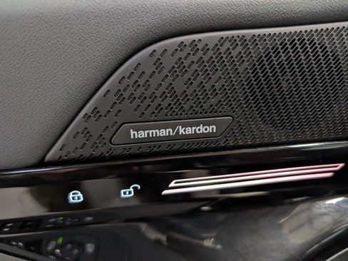 Used 2024 BMW 530i xDrive image 15