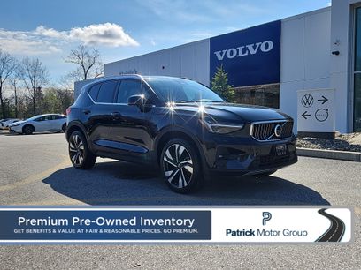 Used 2025 Volvo XC40 B5 Plus w/ Protection Package Premier