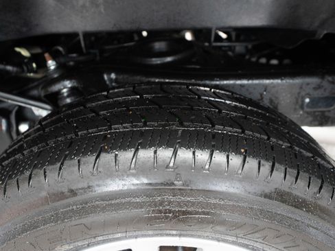 Certified 2025 Toyota Tacoma SR5 image 30