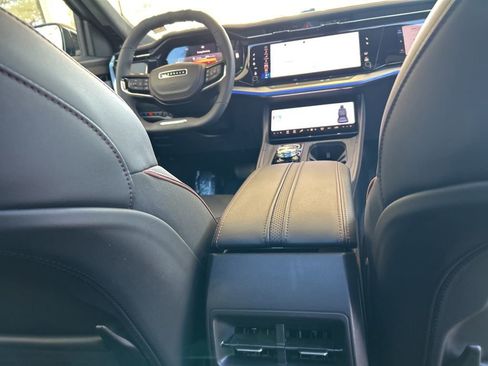 Used 2024 Jeep Wagoneer Launch Edition image 35